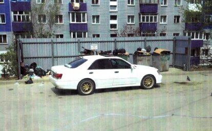 За парковку возле мусорных контейнеров ежемесячно штрафуют по 10 человек